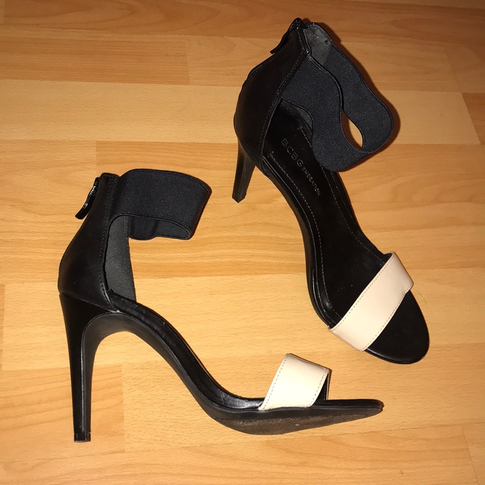 BCBG black and nude patent leather pumps